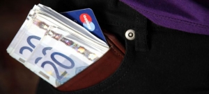 Τουρίστες παρέδωσαν <br> πορτοφόλι με <br> 7.000 ευρώ