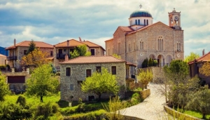 Ένα ελληνικό  χωριό που βγήκε  από παραμύθι