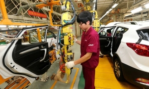 Κορωναιός Κλείνουν <br> εργοστάσια παραγωγής <br> αυτοκινήτων