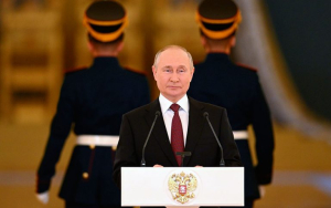 Ο Πούτιν επιστράτευσε <br> ακόμη και μαίες ή <br> άρρωστους ηλικιωμένους