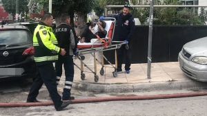 Τρεις σοβαρά τραυματίες <br> από τη φωτιά στο <br> ξενοδοχείο στη Συγγρού