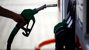 Τιμές βενζίνης στη <br> Λ. Μαραθώνος Από <br> 1,67  έως 1,74 ευρώ