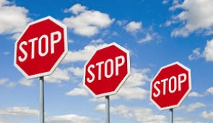 Γιατί  διαφέρει το  σήμα Stop
