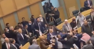 Άγριο ξύλο μεταξύ <br> βουλευτών στην <br> Ιορδανία (video)