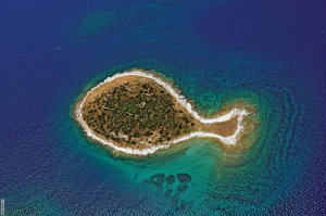 Tα έξι νησιά του <br> πλανήτη με πιο περίεργα <br> σχήματα (εικόνες)