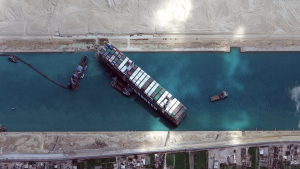Αποκολλήθηκε το <br> πλοίο από τη <br> διώρυγα του Σουέζ