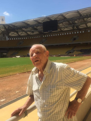 Ο 93χρονος ΑΕΚτζής <br> στο νέο γήπεδο <br> στολίδι της ομάδας