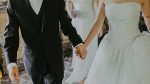 Γάμος στην Κρήτη <br> με 69 κουμπάρους <br> και 3.500 καλεσμένους