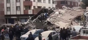 Κατέρρευσε <br> πολυκατοικία στην <br> Τουρκία Ένας νεκρός
