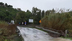Ραφήνα ''Συναγερμός''  για το Ρέμα 'Εκλεισε  η γέφυρα της Αρίωνος
