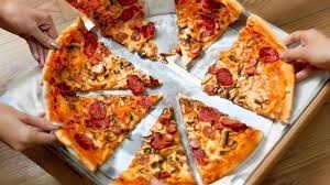 Εταιρία προσφέρει <br> ισόβια δωρεάν <br> την πίτσα της