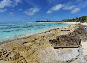 Νησί Ουτουπούα Εκεί <br> που ζούνε χωρίς χρήματα <br> και ηλεκτρικό ρεύμα!