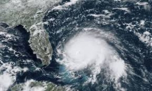 Σαρώνει τις ΗΠΑ <br> ο τρομερός τυφώνας <br> &#039;&#039;Ντόριαν&#039;&#039;