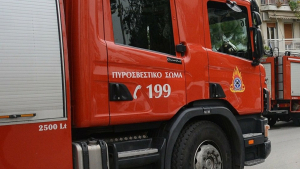 Οι πυροσβέστες έσωσαν <br> δύο άτομα από φλεγόμενο <br> διαμέρισμα στο Κολωνάκι
