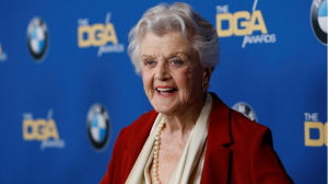 Πέθανε σε ηλικία <br> 97 ετών η ηθοποιός <br> Ντέιμ Άντζελα Λάνσμπερι