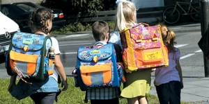 Πόσο κοστίζει  φέτος η σχολική  τσάντα (πίνακας)