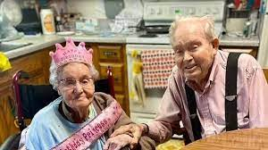 Αληθινή ιστορία αγάπης  Έζησαν μαζί 80 χρόνια  και πέθαναν μαζί...