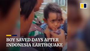 Θαύμα στα συντρίμμια <br> του σεισμού της Ινδονησίας <br> Βρέθηκε ζωντανός 6χρονος