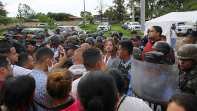 Συμμορία έκαψε ζωντανές <br> δεκάδες κρατούμενες <br> σε φυλακή στην Ονδούρα