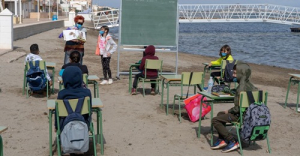 Το δημοτικό σχολείο <br> που κάνει μάθημα <br> στην παραλία! (εικόνα)