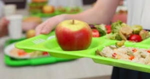 44 εκ. ευρώ για <br> γεύματα σε μαθητές <br> πρωτοβάθμιας εκπαίδευσης