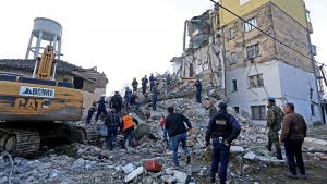Σεισμός Αυξάνονται οι <br> νεκροί και οι <br> τραυματίες στην Αλβανία