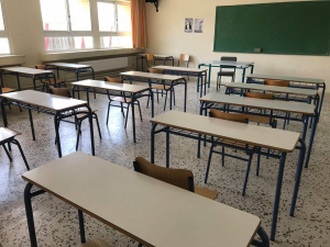 Κορωνοιός Ανάλυση <br> Γιατί η Ευρώπη δεν <br> κλείνει τα σχολεία