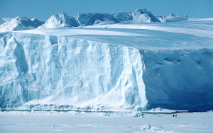 Παγόβουνο ''γίγαντας''  αποκολλήθηκε  στην Ανταρκτική