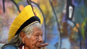 Ο ινδιάνος του Αμαζονίου <br> Ραονί Μετουκτίρε υποψήφιος <br> για το Νόμπελ ειρήνης