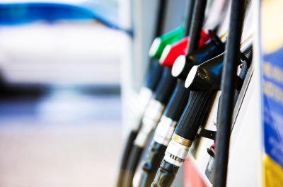 Στενάζουν οι καταναλωτές <br> από την τιμή αερίου <br> βενζίνης και πετρελαίου