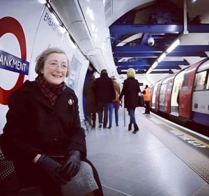 Η συγκινητική ιστορία <br> της γυναίκας στο Μετρό <br> του Λονδίνου (εικόνα)