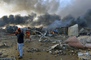 100 νεκροί και 4500 <br> τραυματίες από την <br> έκρηξη στη Βηρυτό