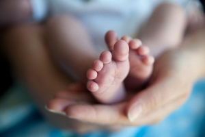 Οκτώ μετανάστριες <br> γέννησαν τα πρώτα μωρά <br> του 2020 στη Μυτιλήνη!