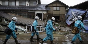 70 νεκροί και 15  αγνοούμενοι στον  Ιαπωνικό τυφώνα