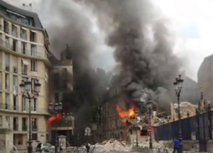 ''Κόλαση'' στο Παρίσι  Εκρήξεις σε κτίρια  17 τραυματίες