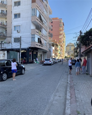 Σεισμός Παραμένουν <br> στους δρόμους οι <br> κάτοικοι της Αλβανίας