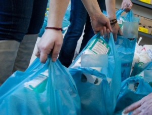 54% λιγότερες <br> πλαστικές σακούλες <br> το 2018