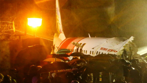 16 νεκροί και 123 <br> τραυματίες σε συντριβή <br> αεροσκάφους στην Ινδία