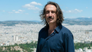 Ρένος Χαραλαμπίδης: <br> Όλοι οι Έλληνες να <br> αφήσουν μουστάκι το 2021