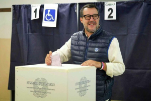 ''Ζήτω η Μίλαν''  αναφώνησε ο Σαλβίνι  την ώρα της ψήφου