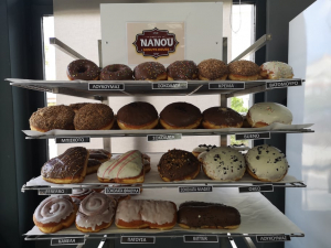 Ραφήνα Diamond cafe  Ξανά μαζί τα ''μαγικά''  Nanou donuts