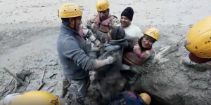 Σώθηκε εργάτης από <br> τούνελ στον παγετώνα <br> των Ιμαλαίων (video)