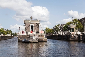 Γέφυρες στο Άμστερνταμ <br> μετατράπηκαν σε <br> ξενοδοχεία! (εικόνες)