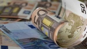 Έλληνες οι πιο <br> χρεωμένοι στην Ευρώπη <br> δείχνουν έρευνες
