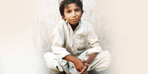 Η ασύλληπτη ιστορία <br> ζωής του παιδιού <br> σκλάβου Ικμπάλ Μασί