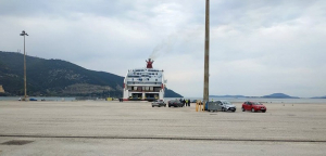 Ηγουμενίτσα Ρήγμα σε <br> πλοίο μετά από <br> πρόσκρουση στο λιμάνι