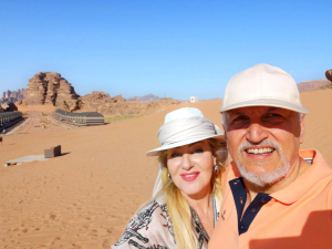 Κ. Κόκκινος και Σίσσυ  Κατσούδα Αποστολή  στην έρημο! (εικόνες)