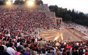 Καλοκαίρι Οι παραστάσεις  στο Φεστιβάλ Αθηνών  και την Επίδαυρο
