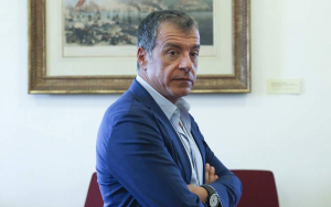 Σταύρος Θεοδωράκης:  ''Γιατί να ξαναμπώ  στην πολιτική;''